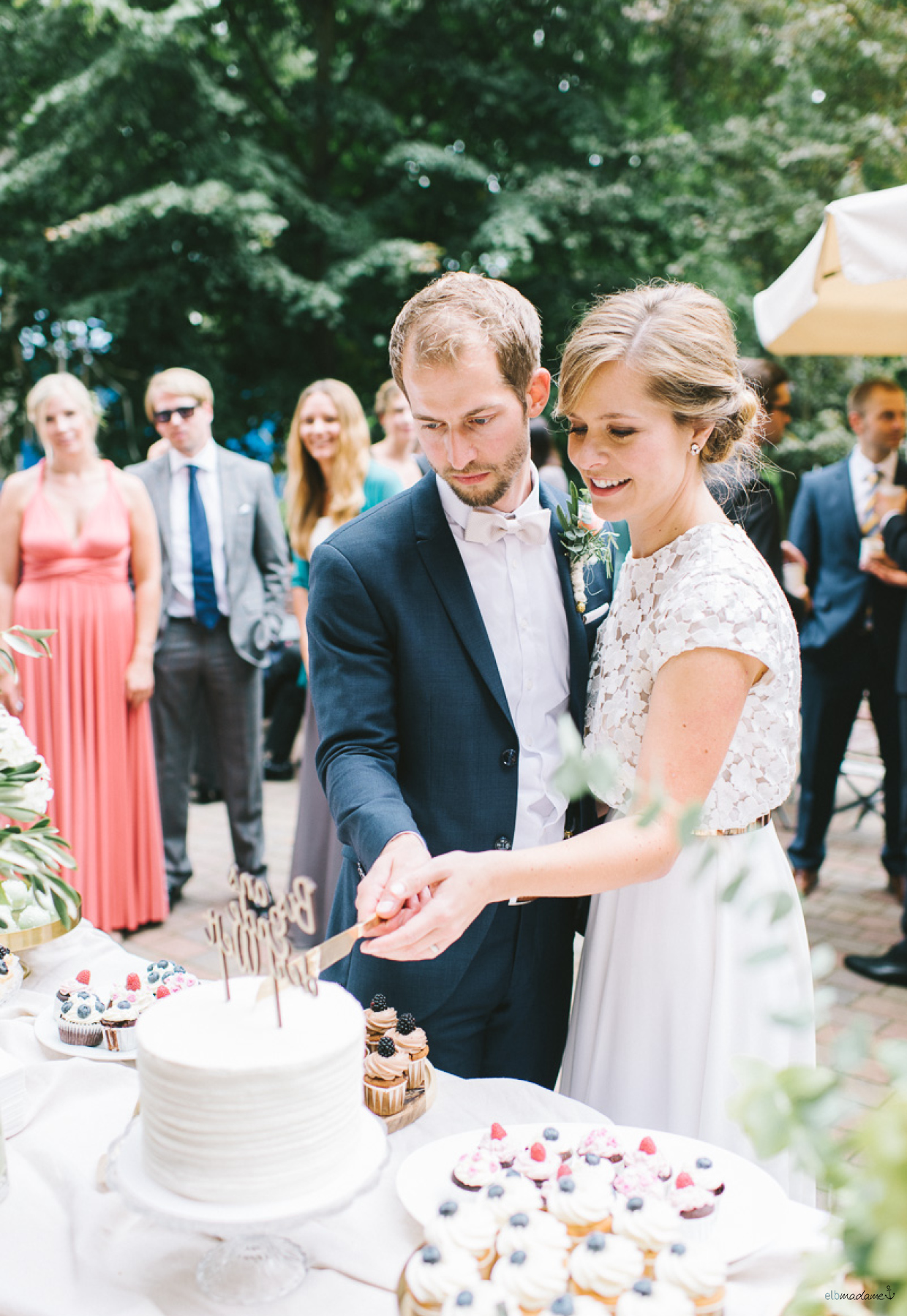 Torte anschneiden Hamburg urbane Hochzeit